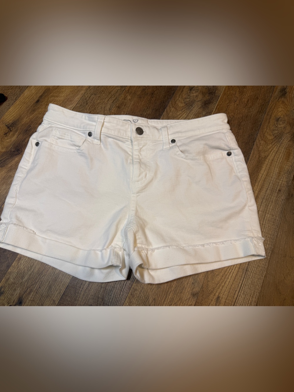 Vineyard Vines White Denim Shorts Cuffed Size 4